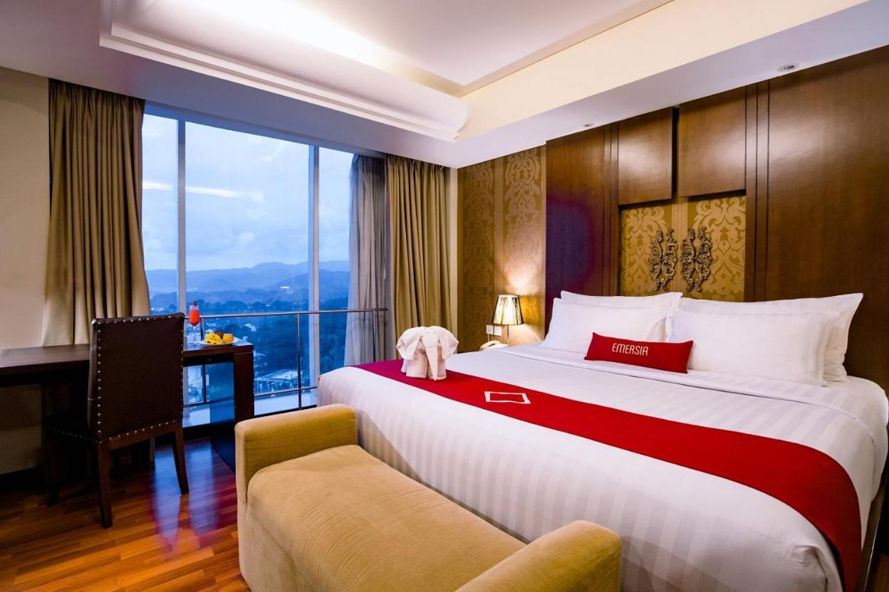 Emersia Hotel And Resort Bandar Lampung Luaran gambar